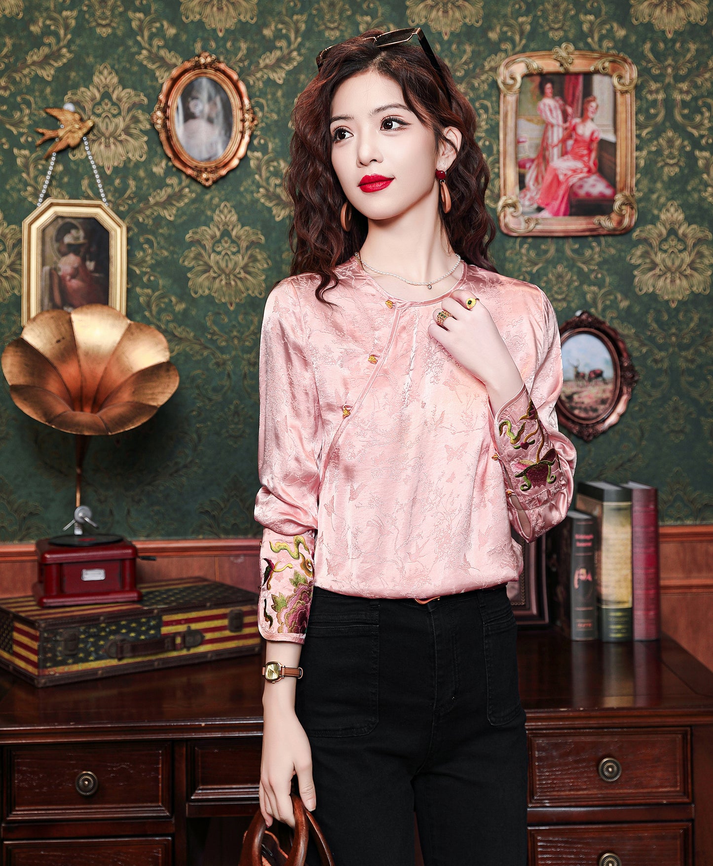 Women's Round Neck Jacquard Embroidery Blouses - LAI MENG FIVE CATS