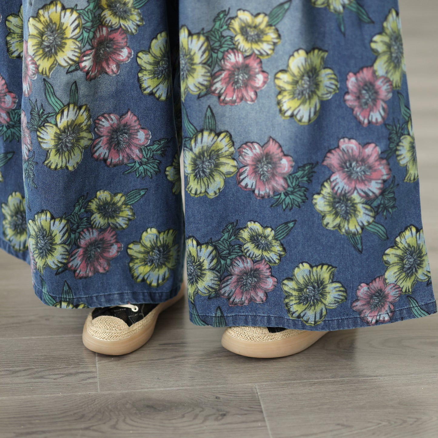 26-Women's Jeans Elastic Waist Baggy Wide Leg Denim