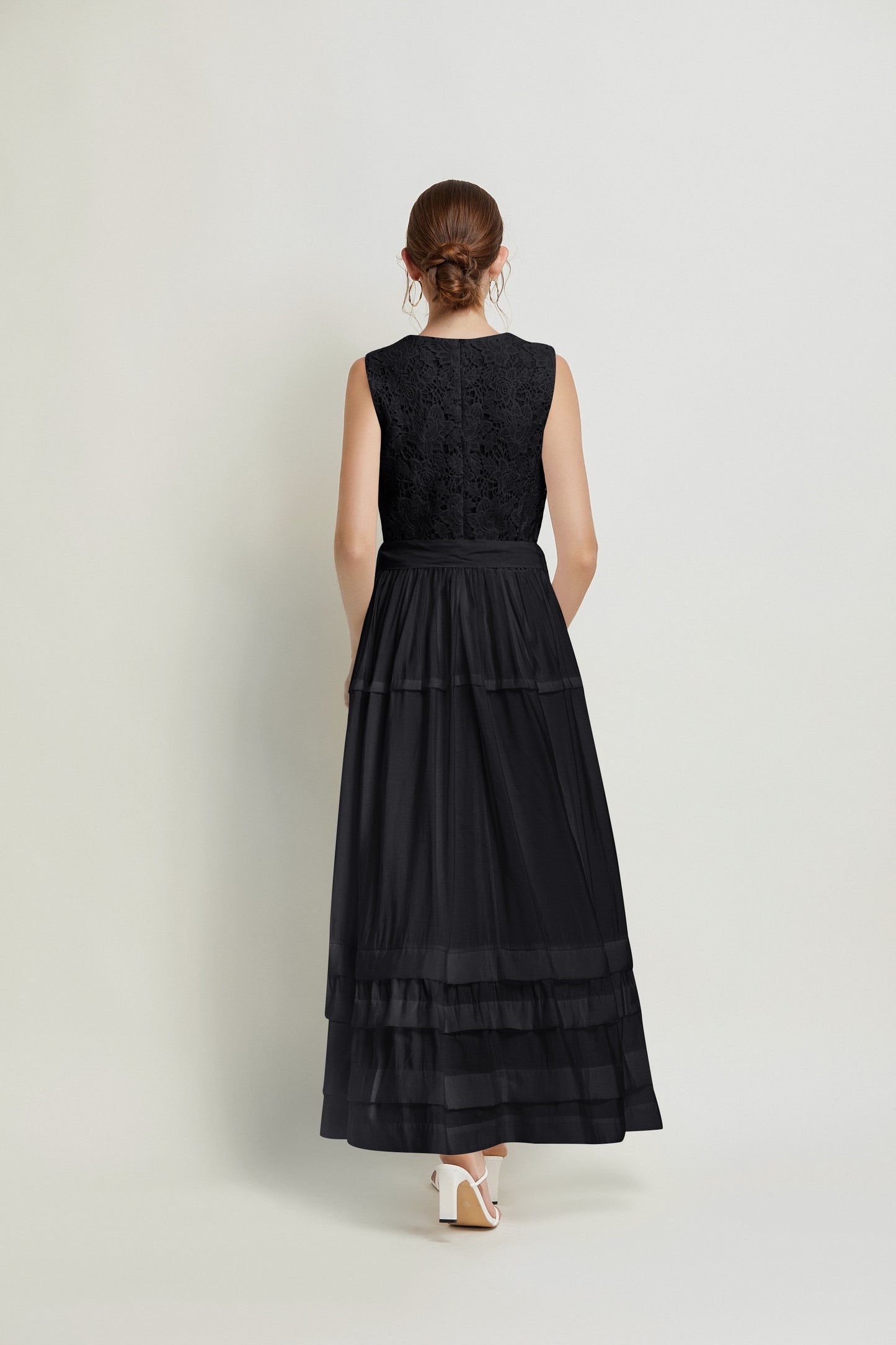 Sleeveless Belted Layered Lace Maxi Dress