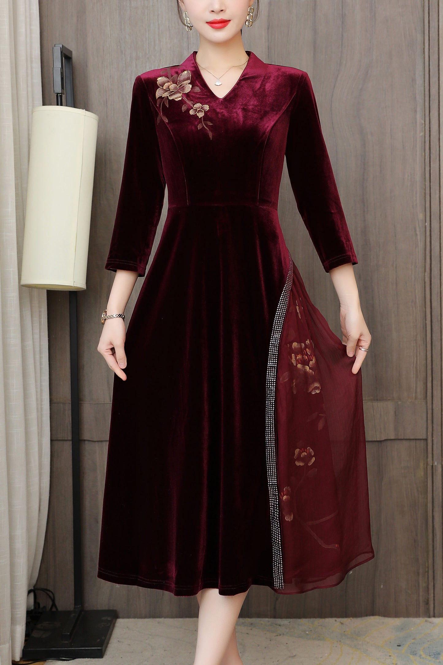 Velvet Embroidery Solid Long sleeves V Neck Midi Dress