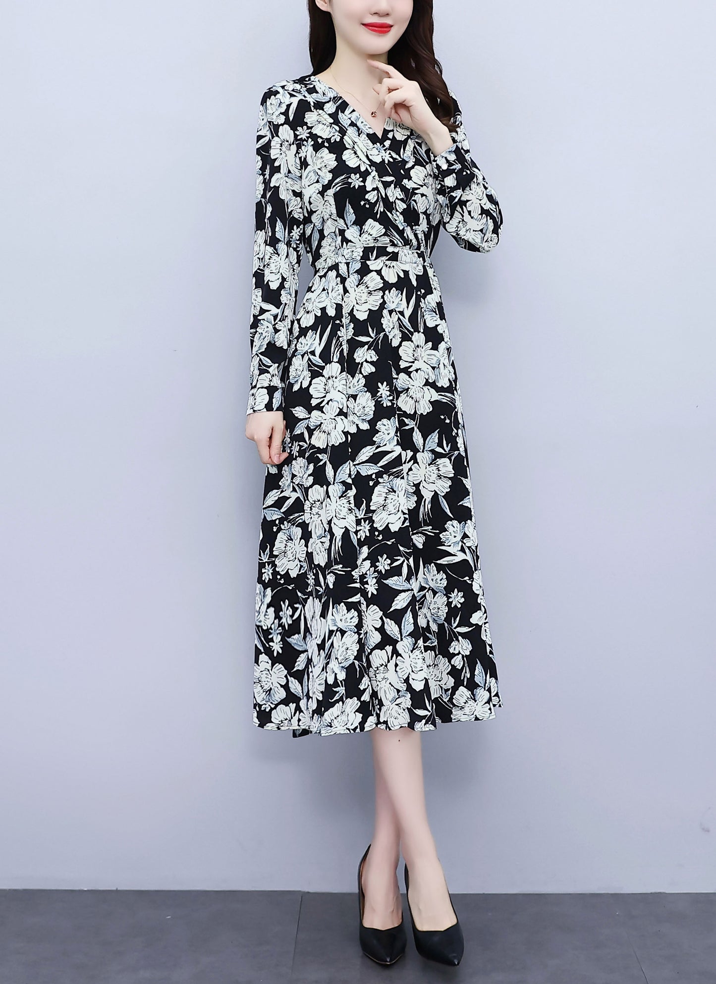 Black V neckline Floral Print Midi Dress