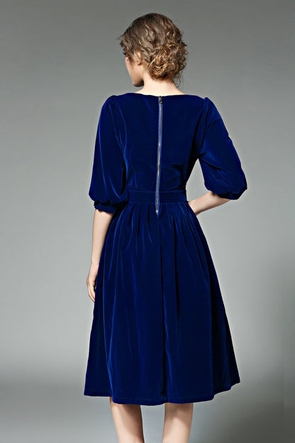 Women Blue Velvet Round Neck Long Sleeved Dress