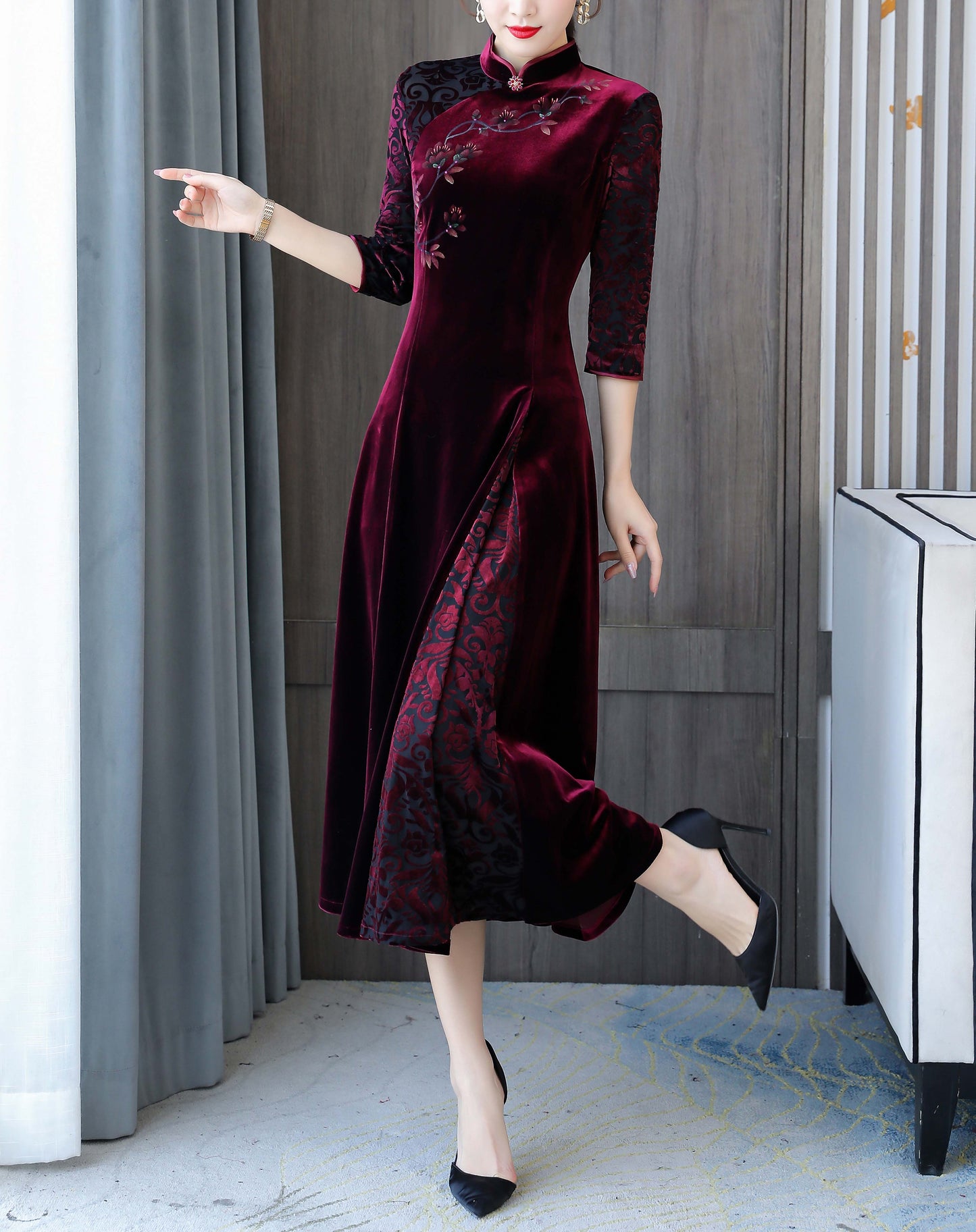 Velvet Embroidery Solid Long sleeves V Neck Midi Dress