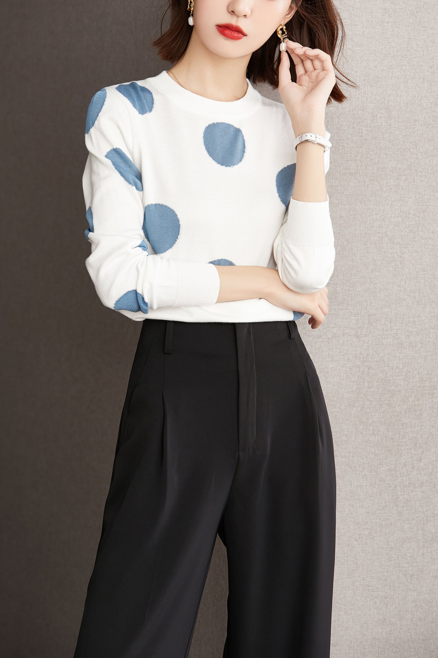 White Knit Dot patternCrew Neck Pullover T-Shirt