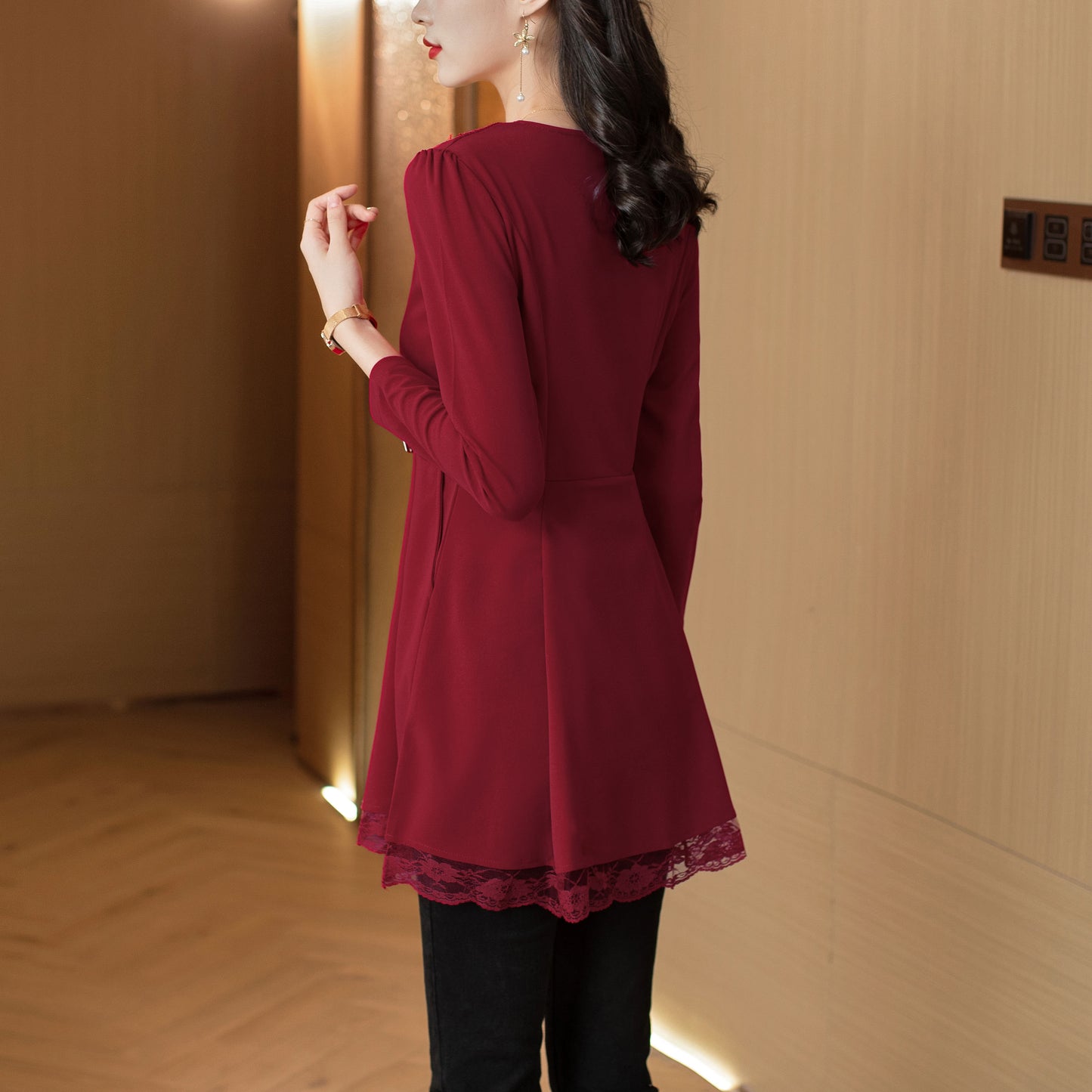 Long Sleeves Crew Neck Lace Solid Blouse with pocket